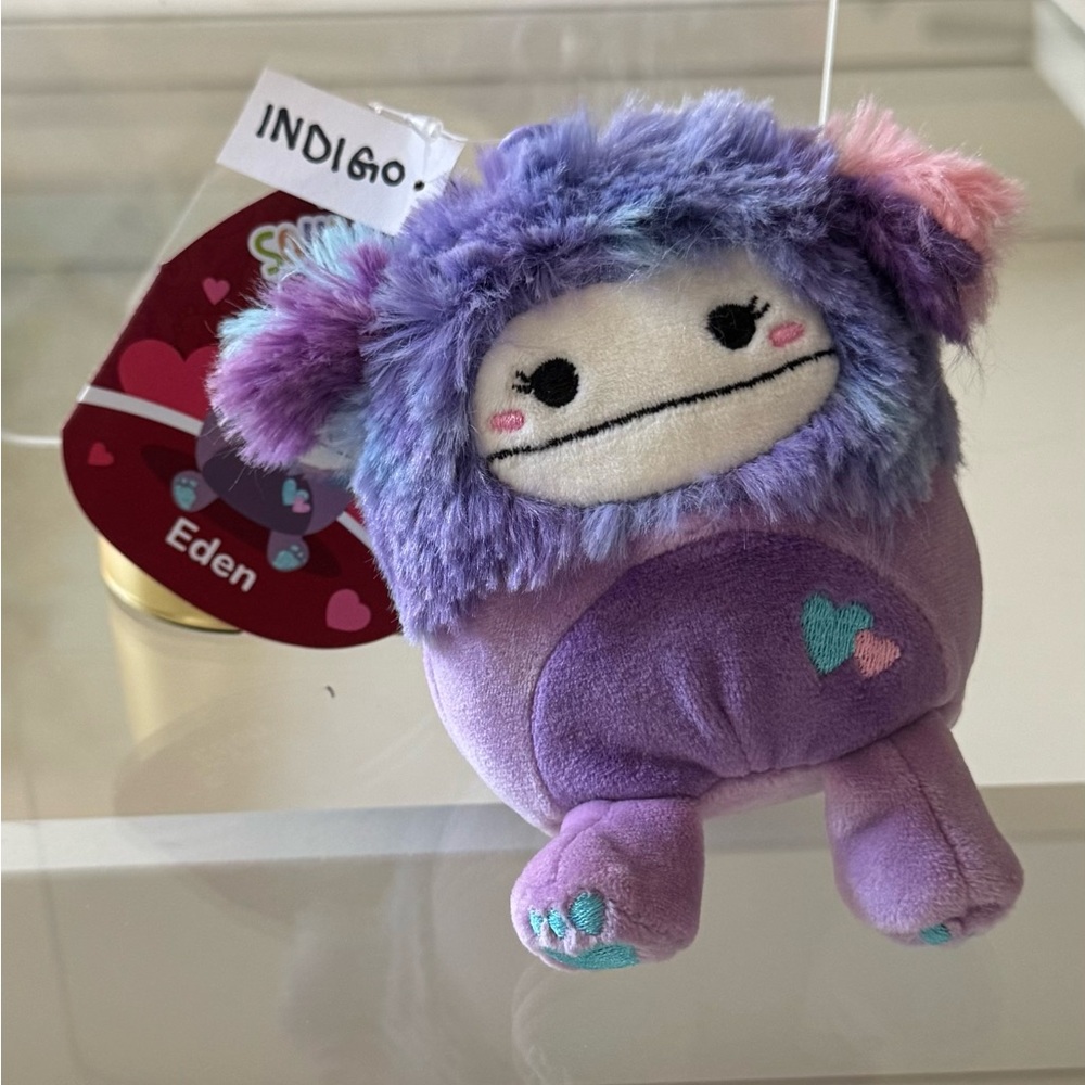 Eden Clip Squishmallow (CAD)